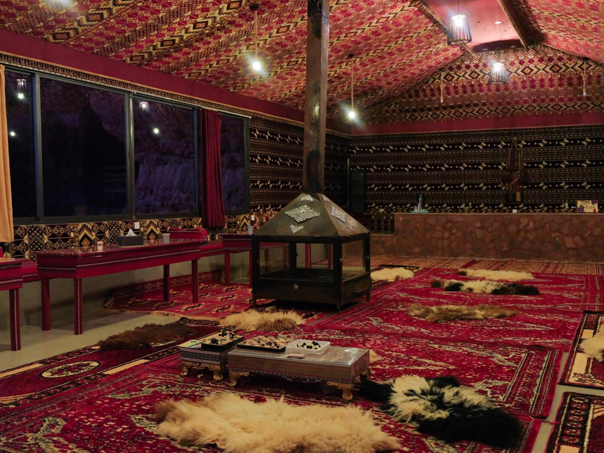 Отель Bedouin Nights Camp Вади-Рам Экстерьер фото